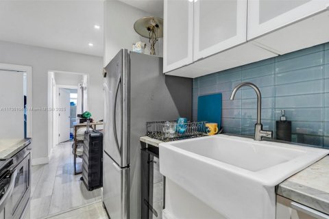 Condo in Miami Beach, Florida, 1 bedroom  № 1811283 - photo 8
