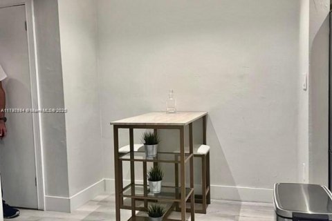 Condo in Miami Beach, Florida, 1 bedroom  № 1811283 - photo 10