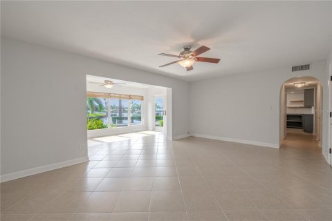 Villa ou maison à vendre à Saint Petersburg, Floride: 3 chambres, 226.59 m2 № 1919625 - photo 22
