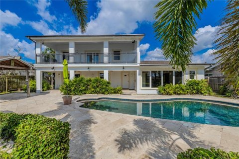 House in Saint Petersburg, Florida 3 bedrooms, 226.59 sq.m. № 1919625 - photo 30