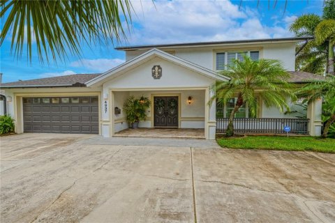 Villa ou maison à vendre à Saint Petersburg, Floride: 3 chambres, 226.59 m2 № 1919625 - photo 1