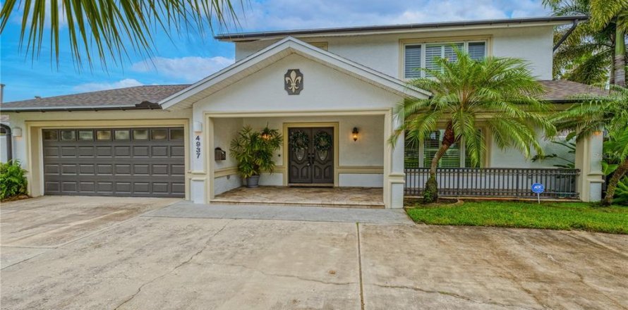 Villa ou maison à Saint Petersburg, Floride 3 chambres, 226.59 m2 № 1919625