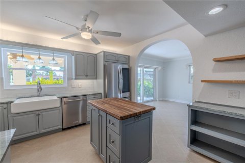 Casa en venta en Saint Petersburg, Florida, 3 dormitorios, 226.59 m2 № 1919625 - foto 17
