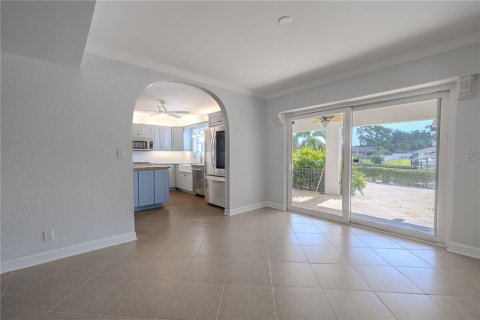 Villa ou maison à vendre à Saint Petersburg, Floride: 3 chambres, 226.59 m2 № 1919625 - photo 11