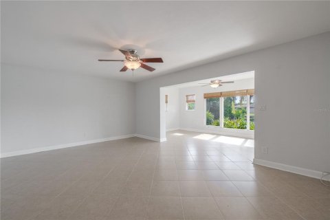 Villa ou maison à vendre à Saint Petersburg, Floride: 3 chambres, 226.59 m2 № 1919625 - photo 21