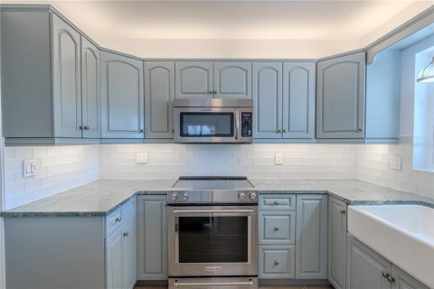 Casa en venta en Saint Petersburg, Florida, 3 dormitorios, 226.59 m2 № 1919625 - foto 13