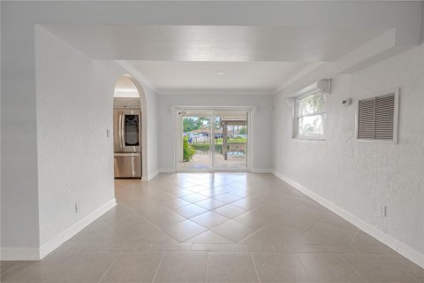 Villa ou maison à vendre à Saint Petersburg, Floride: 3 chambres, 226.59 m2 № 1919625 - photo 10