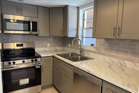 Copropriété à louer à New Port Richey, Floride: 1 chambre, 65.77 m2 № 2101454 - photo 3
