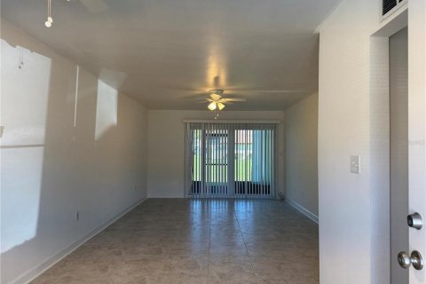 Copropriété à louer à New Port Richey, Floride: 1 chambre, 65.77 m2 № 2101454 - photo 6