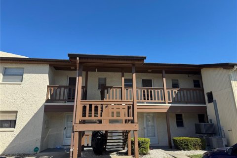 Copropriété à louer à New Port Richey, Floride: 1 chambre, 65.77 m2 № 2101454 - photo 2