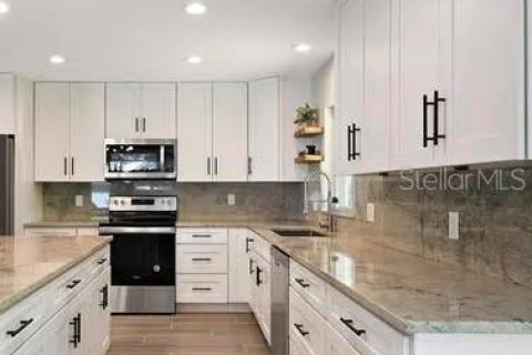 House in Winter Garden, Florida 4 bedrooms, 195.09 sq.m. № 1813504 - photo 8