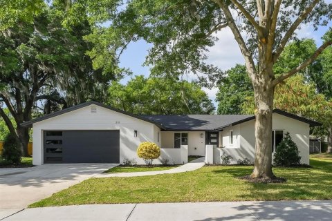 House in Winter Garden, Florida 4 bedrooms, 195.09 sq.m. № 1813504 - photo 1