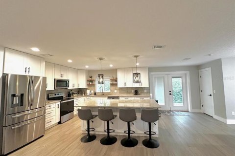 House in Winter Garden, Florida 4 bedrooms, 195.09 sq.m. № 1813504 - photo 7