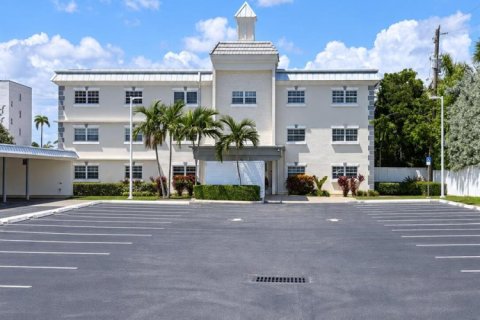 Condo à Lauderdale-by-the-Sea, Floride, 1 chambre  № 2376900