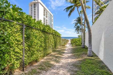 Copropriété à louer à Lauderdale-by-the-Sea, Floride: 1 chambre, 49.7 m2 № 2376900 - photo 21