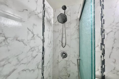 Propiedad comercial en venta en Hollywood, Florida № 1995096 - foto 5