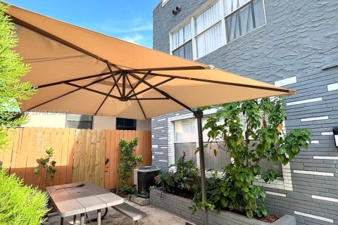 Propiedad comercial en venta en Hollywood, Florida № 1995096 - foto 7