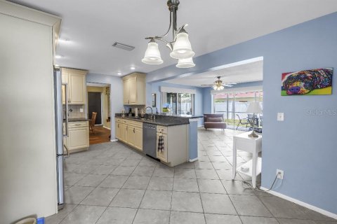 Купить виллу или дом в Семинол, Флорида 11 комнат, 226.68м2, № 1754509 - фото 18
