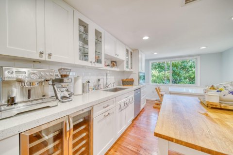 Villa ou maison à louer à Coral Gables, Floride: 3 chambres, 183.85 m2 № 2026404 - photo 15