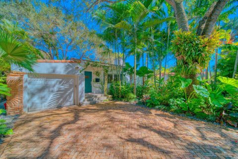 Villa ou maison à louer à Coral Gables, Floride: 3 chambres, 183.85 m2 № 2026404 - photo 3