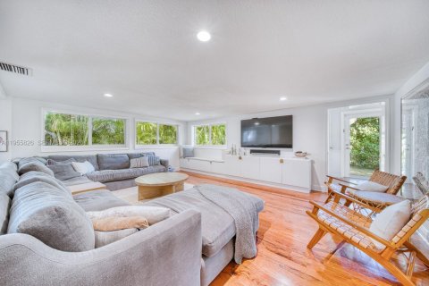 Villa ou maison à louer à Coral Gables, Floride: 3 chambres, 183.85 m2 № 2026404 - photo 6