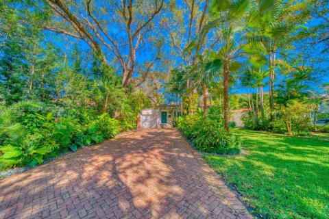 Villa ou maison à louer à Coral Gables, Floride: 3 chambres, 183.85 m2 № 2026404 - photo 2