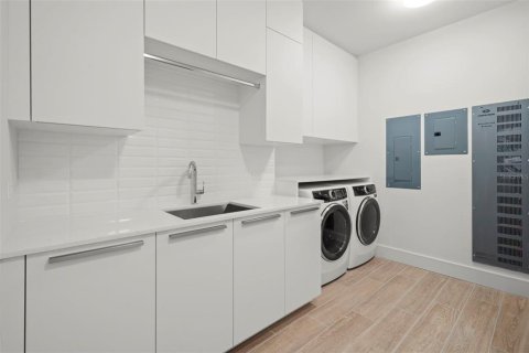 Condo in Longboat Key, Florida, 2 bedrooms  № 1433711 - photo 26