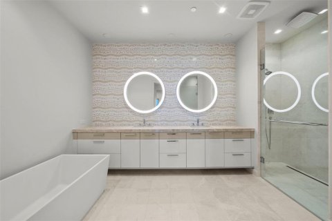 Condo in Longboat Key, Florida, 2 bedrooms  № 1433711 - photo 20