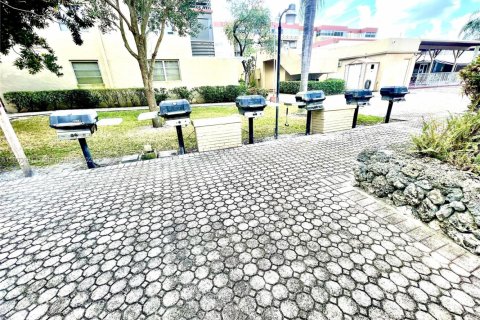 Снять в аренду кондоминиум в Плантация, Флорида 1 спальня, 87.33м2, № 1954836 - фото 24