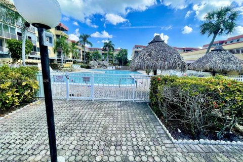 Снять в аренду кондоминиум в Плантация, Флорида 1 спальня, 87.33м2, № 1954836 - фото 19