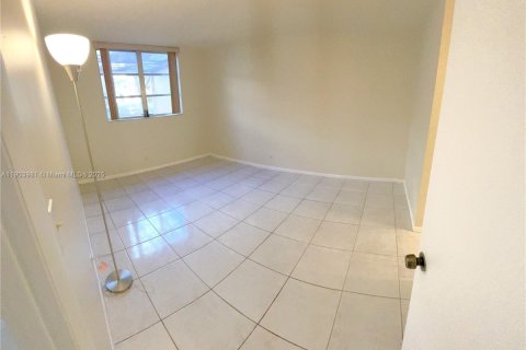 Снять в аренду кондоминиум в Плантация, Флорида 1 спальня, 87.33м2, № 1954836 - фото 7