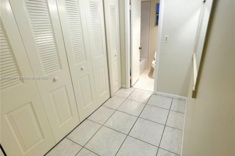 Снять в аренду кондоминиум в Плантация, Флорида 1 спальня, 87.33м2, № 1954836 - фото 9