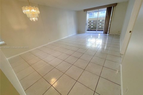 Снять в аренду кондоминиум в Плантация, Флорида 1 спальня, 87.33м2, № 1954836 - фото 4