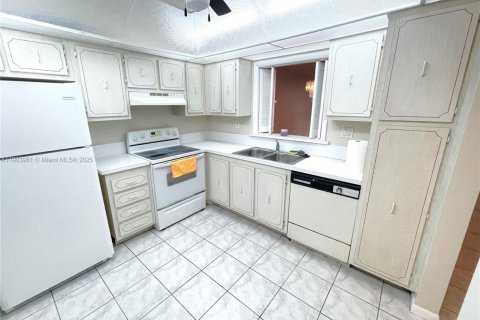 Снять в аренду кондоминиум в Плантация, Флорида 1 спальня, 87.33м2, № 1954836 - фото 1