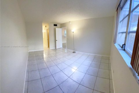 Снять в аренду кондоминиум в Плантация, Флорида 1 спальня, 87.33м2, № 1954836 - фото 8