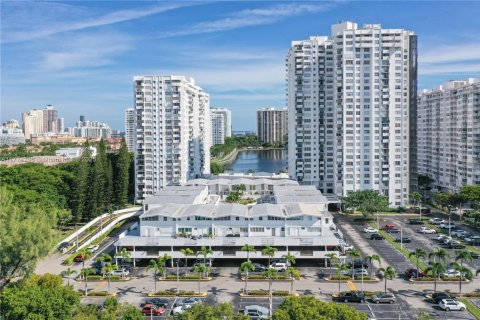 Condominio en venta en Aventura, Florida, 2 dormitorios, 106.19 m2 № 1692901 - foto 1