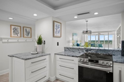 Condominio en venta en Redington Shores, Florida, 1 dormitorio, 98.48 m2 № 1759902 - foto 9