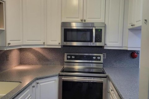Townhouse in Port St. Lucie, Florida 3 bedrooms, 156.82 sq.m. № 2086482 - photo 23