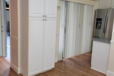 Townhouse in Port St. Lucie, Florida 3 bedrooms, 156.82 sq.m. № 2086482 - photo 16