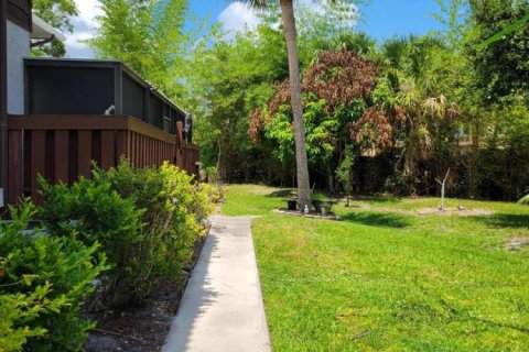 Townhouse in Port St. Lucie, Florida 3 bedrooms, 156.82 sq.m. № 2086482 - photo 2