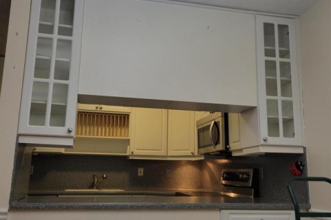 Townhouse in Port St. Lucie, Florida 3 bedrooms, 156.82 sq.m. № 2086482 - photo 18