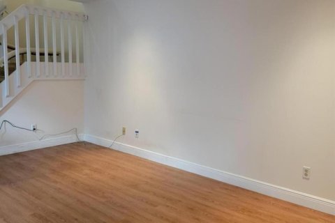 Townhouse in Port St. Lucie, Florida 3 bedrooms, 156.82 sq.m. № 2086482 - photo 7