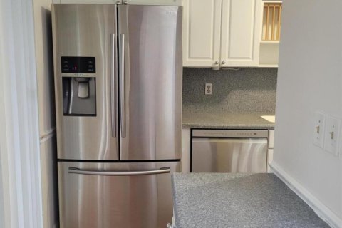 Townhouse in Port St. Lucie, Florida 3 bedrooms, 156.82 sq.m. № 2086482 - photo 21