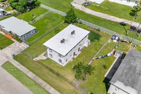 Propiedad comercial en venta en Miami, Florida, 247.49 m2 № 2013103 - foto 10