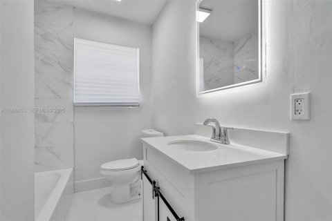 Casa en venta en Miami, Florida, 3 dormitorios, 127.09 m2 № 1986848 - foto 20