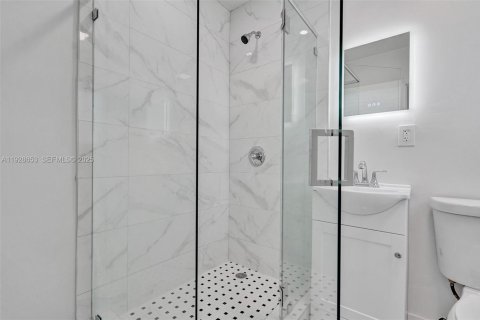 Casa en venta en Miami, Florida, 3 dormitorios, 127.09 m2 № 1986848 - foto 15