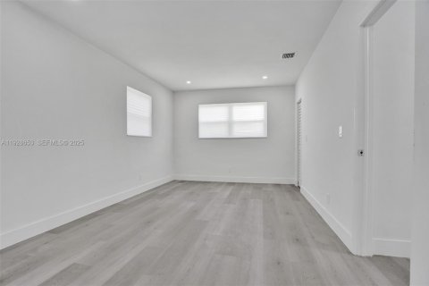 Casa en venta en Miami, Florida, 3 dormitorios, 127.09 m2 № 1986848 - foto 6