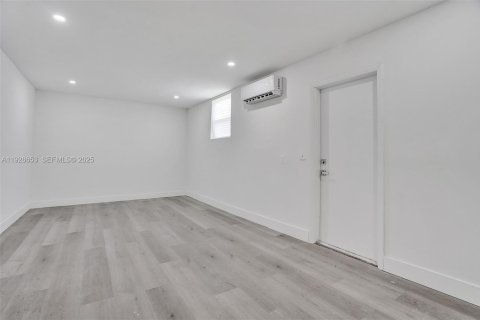 Casa en venta en Miami, Florida, 3 dormitorios, 127.09 m2 № 1986848 - foto 9