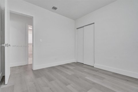 Casa en venta en Miami, Florida, 3 dormitorios, 127.09 m2 № 1986848 - foto 10