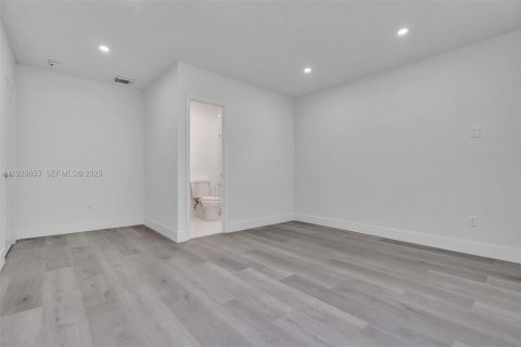 Casa en venta en Miami, Florida, 3 dormitorios, 127.09 m2 № 1986848 - foto 4